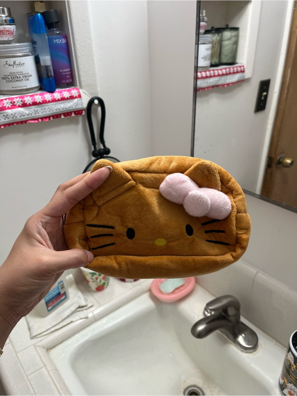 Hello Kitty Pouch Pink Bow - Brown